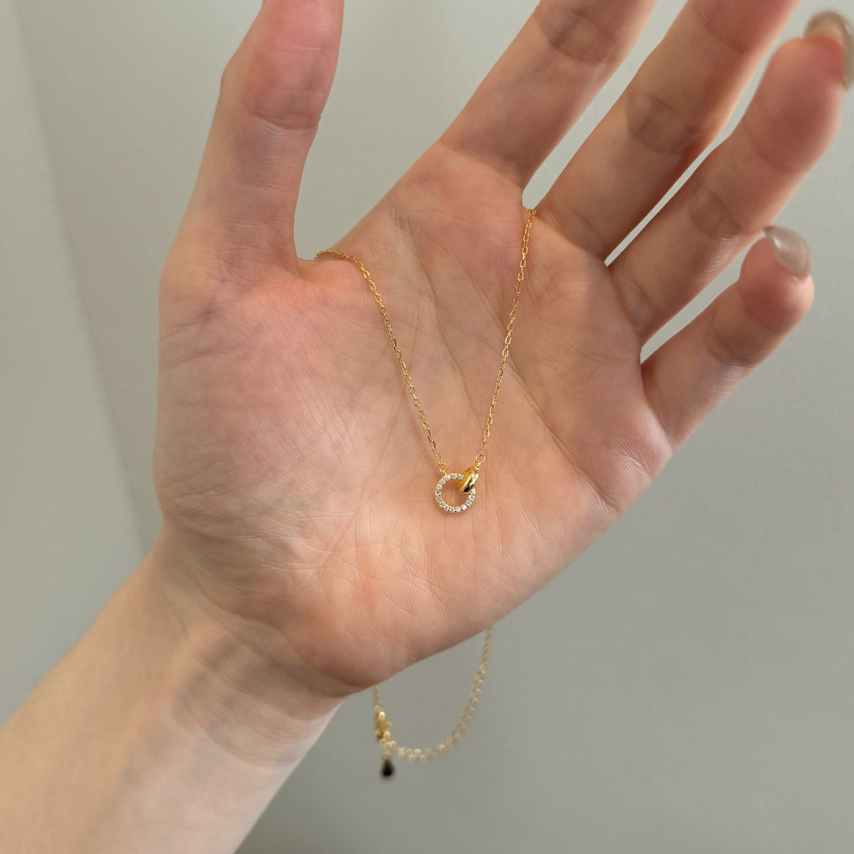 8K gold-plated chain made of 925 sterling silver with round zirconia pendant