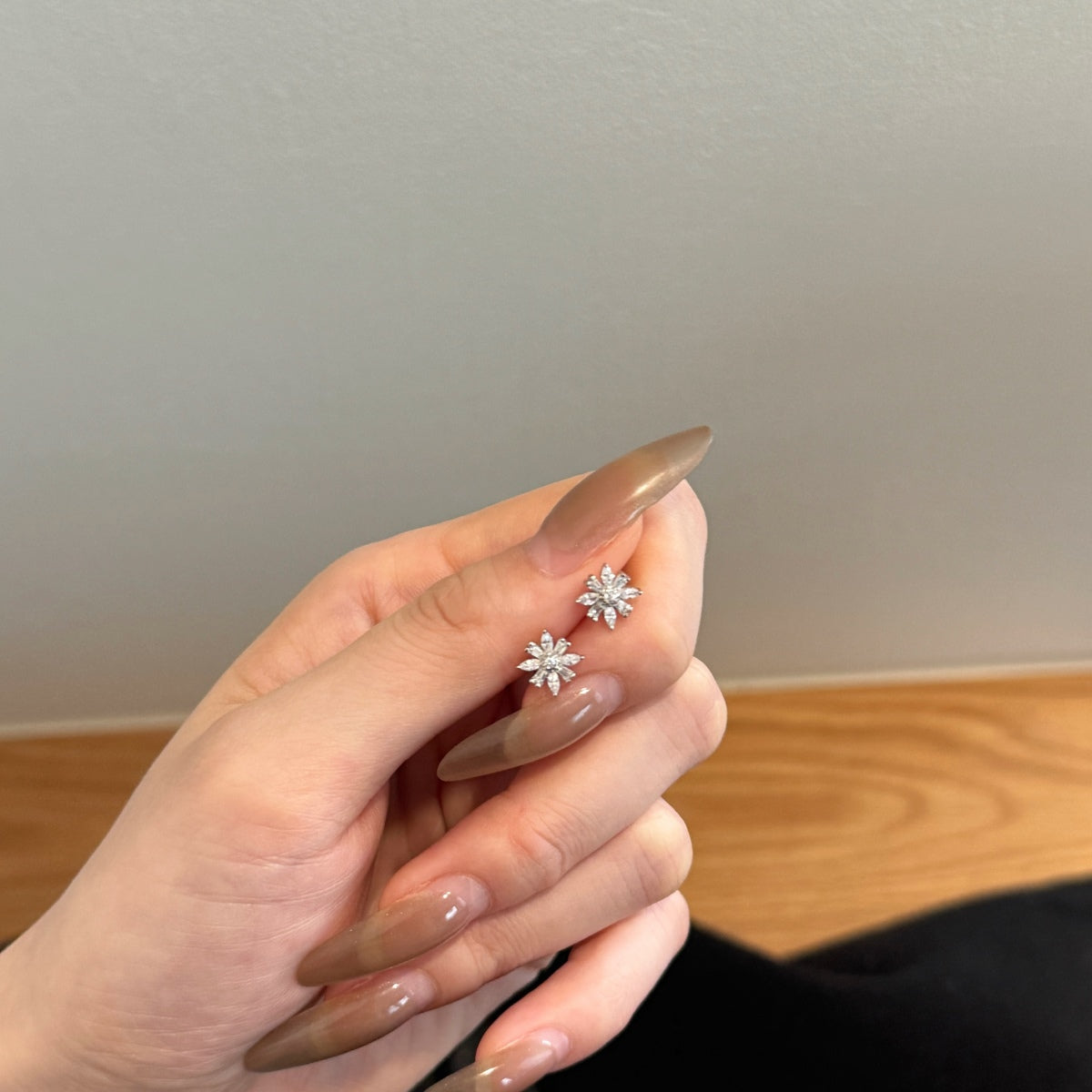 Elegant stud earrings made of 925 sterling silver with zirconia stones