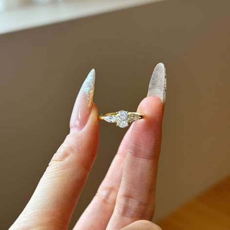 14K gold-plated 925 silver ring with oval zirconia and sparkling accents