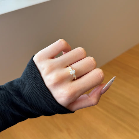 14K gold-plated 925 silver ring with oval zirconia and sparkling accents