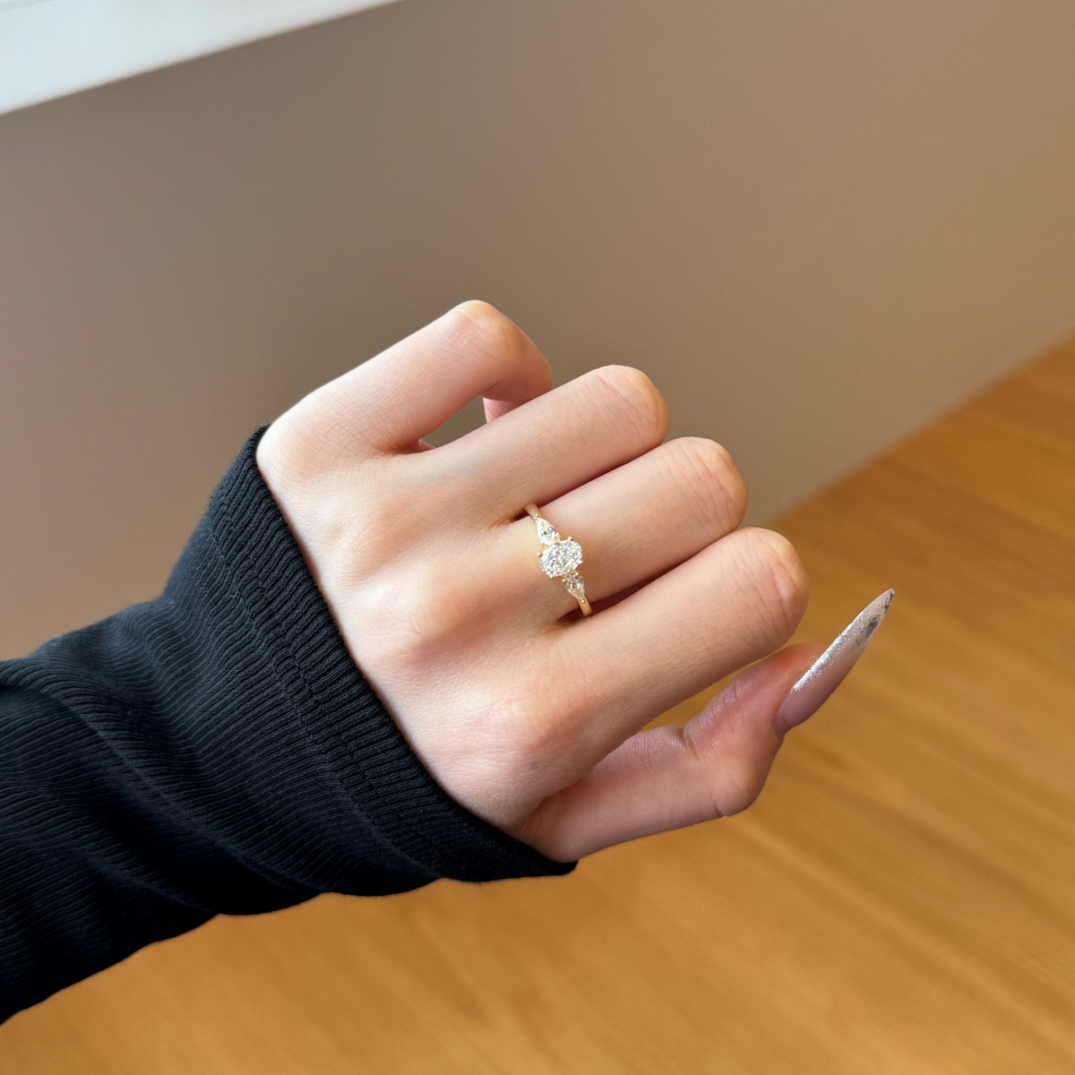 14K gold-plated 925 silver ring with oval zirconia and sparkling accents