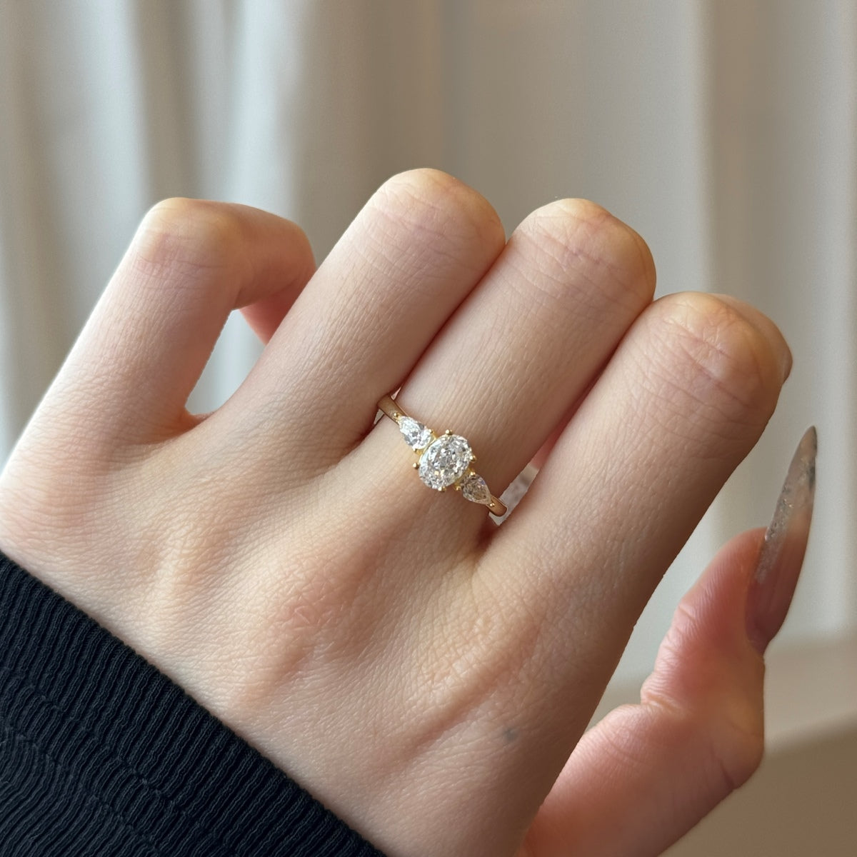 14K gold-plated 925 silver ring with oval zirconia and sparkling accents