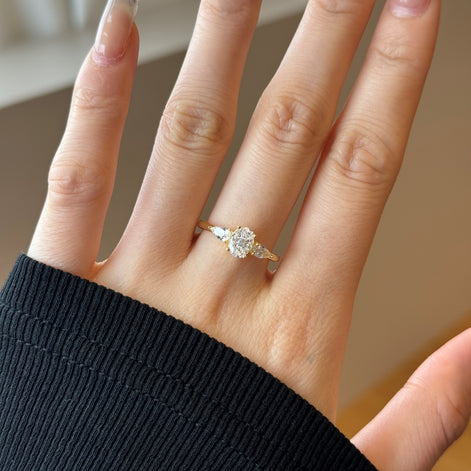 14K gold-plated 925 silver ring with oval zirconia and sparkling accents