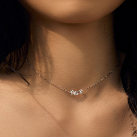 قلادة مصنوعة من الفضة عيار 925 مع 3 أحجار زركونيا