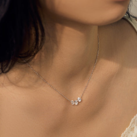 قلادة مصنوعة من الفضة عيار 925 مع 3 أحجار زركونيا