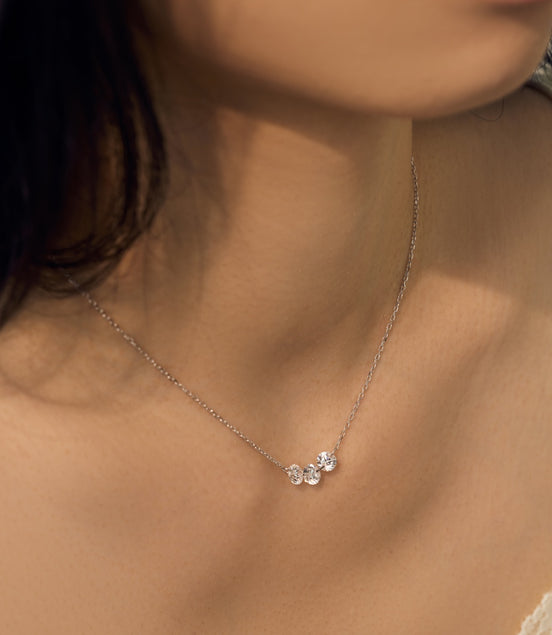 Necklace made of 925 silver with 3 zirconia stones