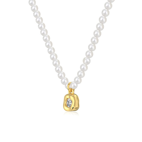 Pearl necklace with 18K gold-plated pendant