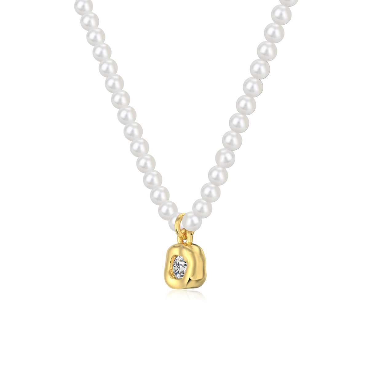 Pearl necklace with 18K gold-plated pendant