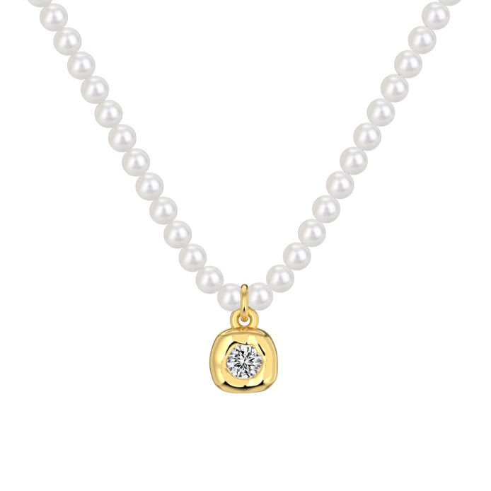 Pearl necklace with 18K gold-plated pendant