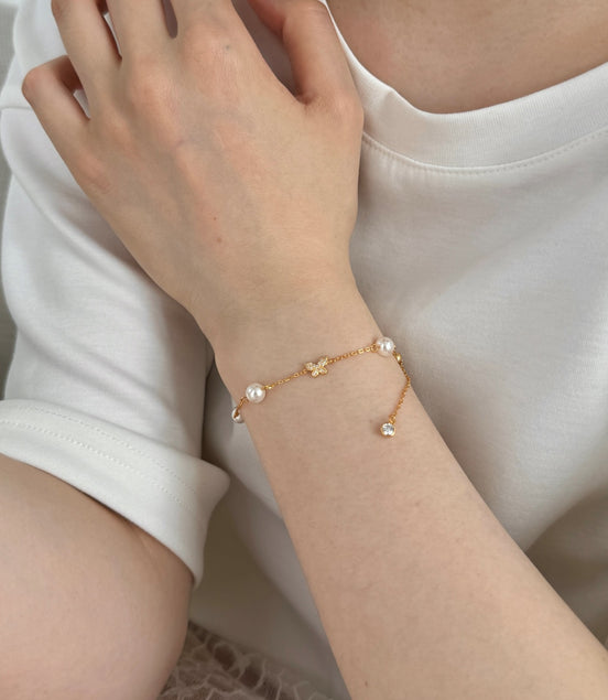 Gold-plated bracelet made of 925 sterling silver with pearls and butterfly