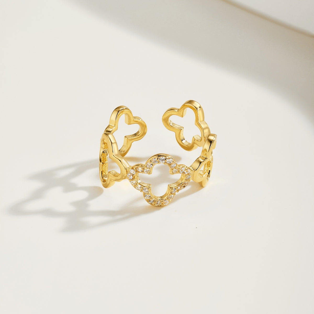 Silver ring with clover design, 18K gold-plated and adjustable