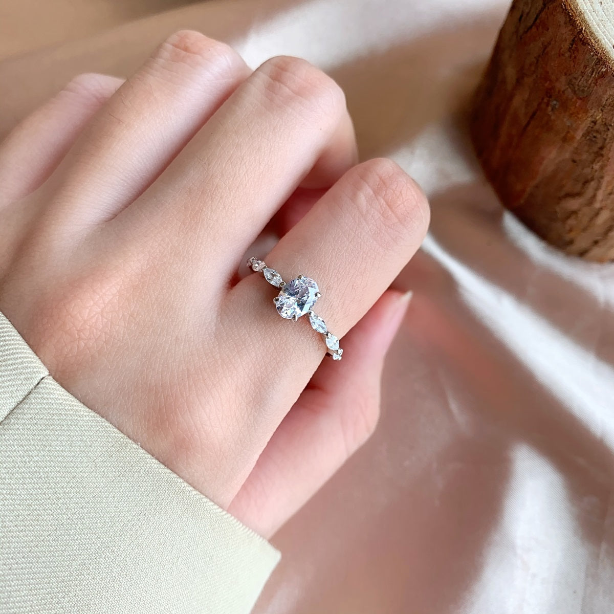 خاتم فضة عيار 925 مرصع بأحجار الزركونيا البراقة