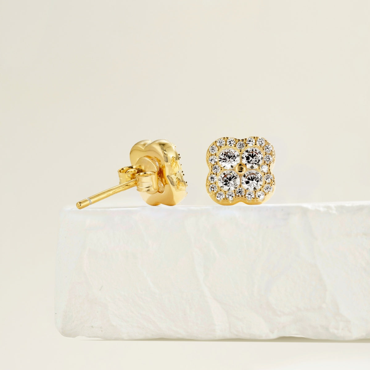 925 Sterling Silver Stud Earrings – 18K Gold Plated in Clover Leaf Design