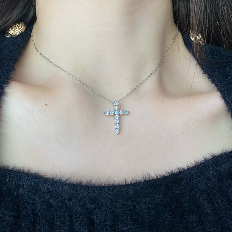 925 Sterling Silver Cross Necklace with Zirconia – Elegance with Meaning