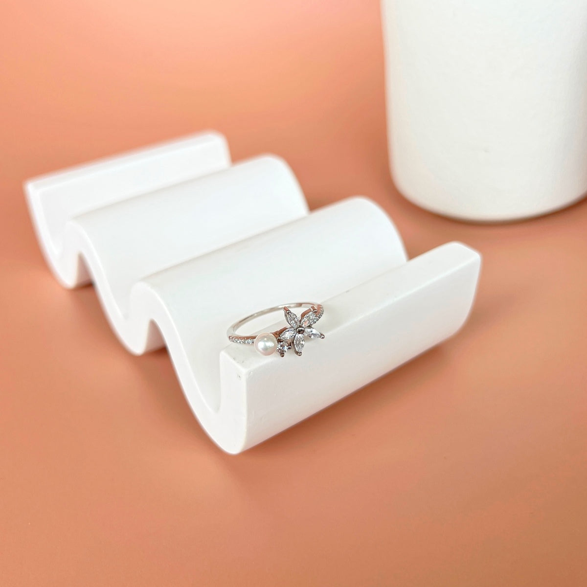 Flower ring made of 925 sterling silver with zirconia & pearl