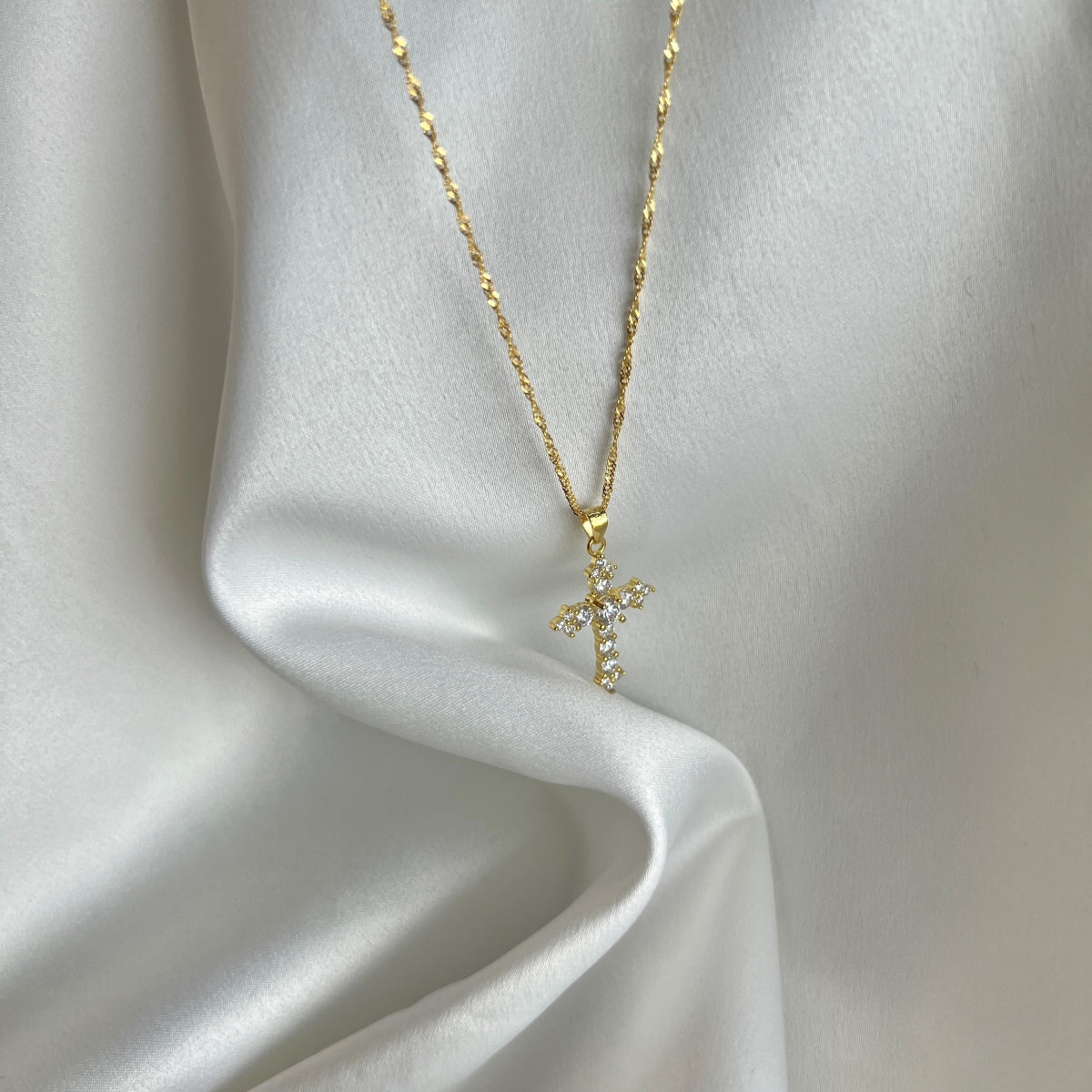 18K gold-plated cross necklace with zirconia