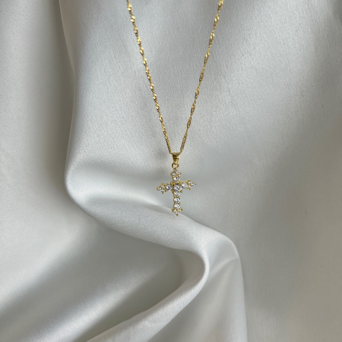 18K gold-plated cross necklace with zirconia