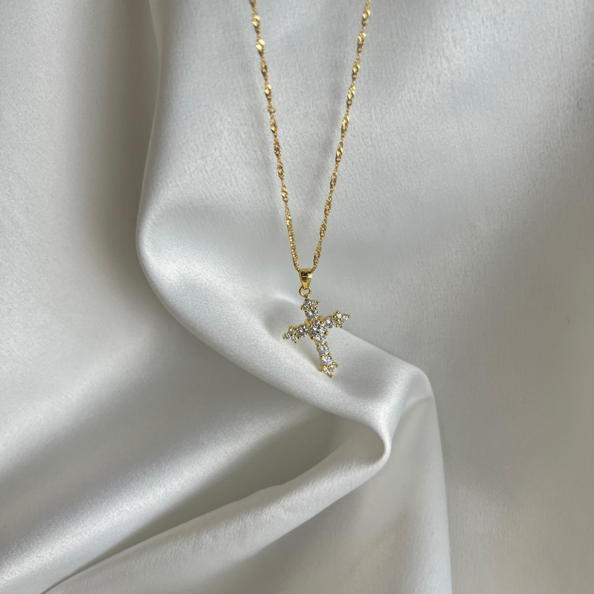18K gold-plated cross necklace with zirconia