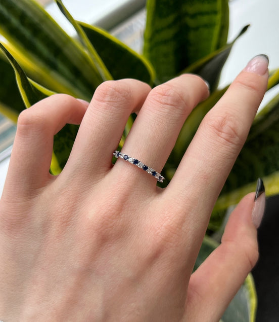 Elegant 925 silver ring with blue and clear zirconia stones