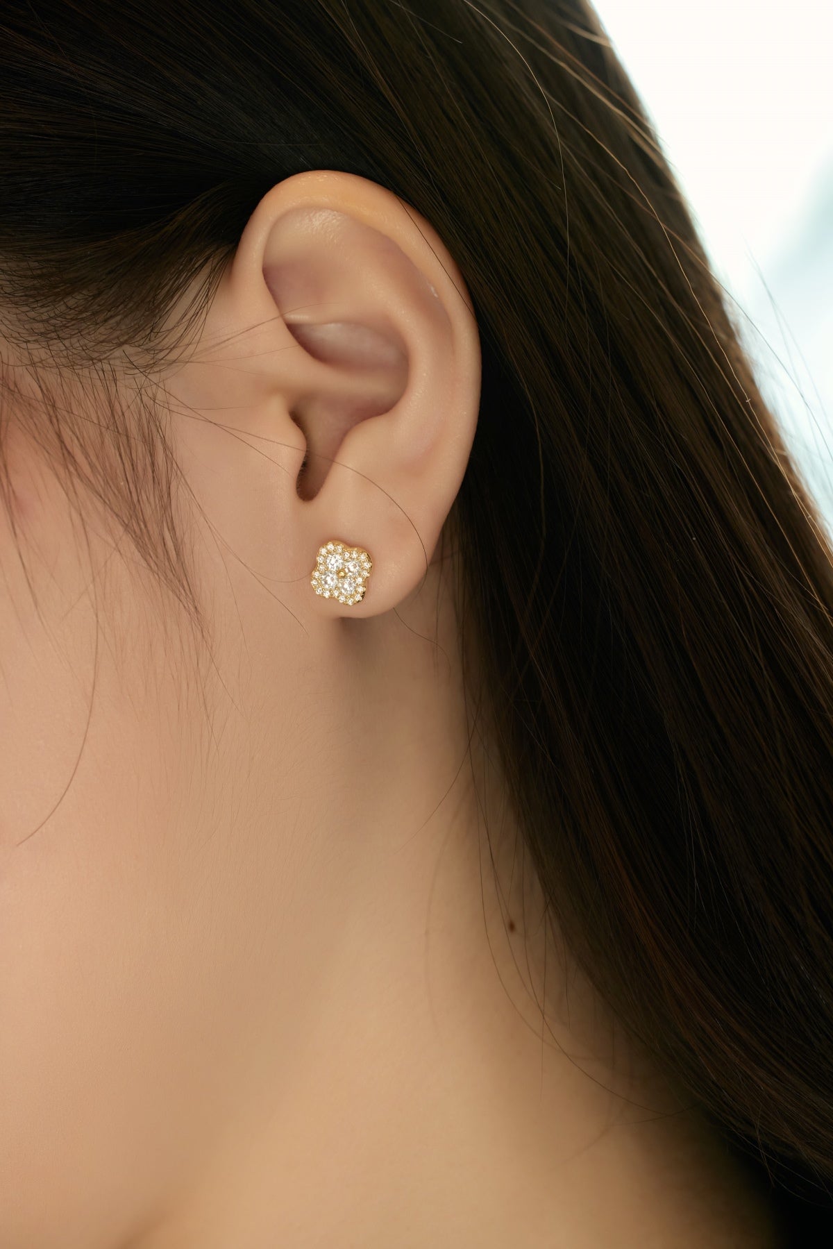 925 Sterling Silver Stud Earrings – 18K Gold Plated in Clover Leaf Design