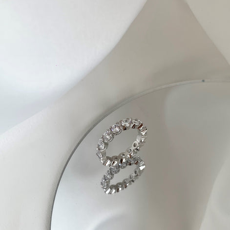 925 Sterling silver ring with all-around set zirconia stones