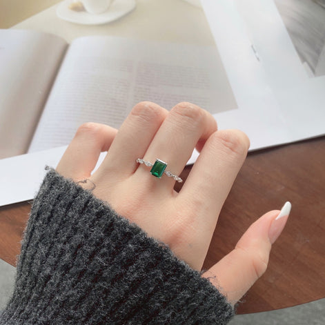 Sterling silver ring with green zirconia stone