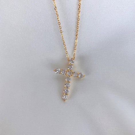 925 Sterling Silver Cross Necklace with Zirconia – Elegance with Meaning