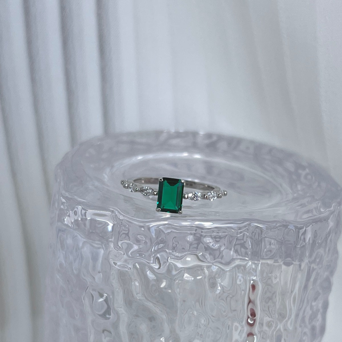 Sterling silver ring with green zirconia stone