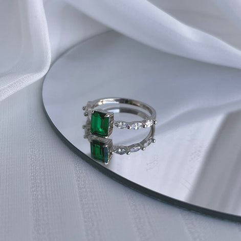 Sterling silver ring with green zirconia stone