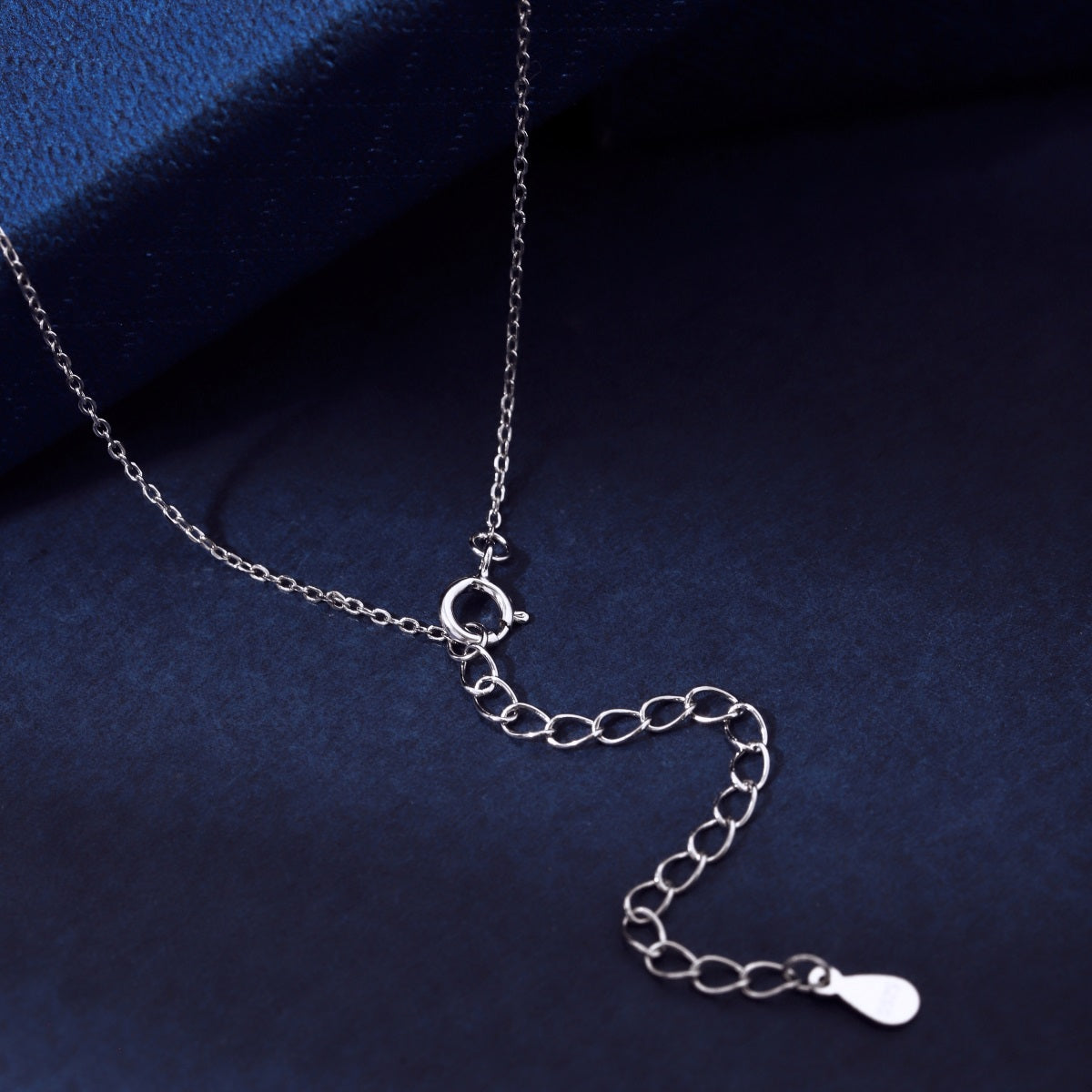 925 Sterling silver necklace with dark blue zirconia – elegance in its deepest form