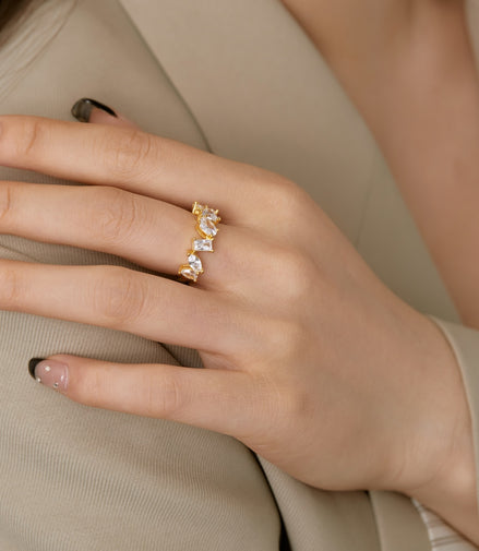 18K gold-plated 925 silver ring with 7 zirconia stones in different shapes