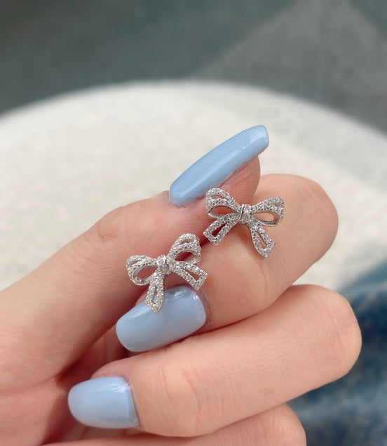 Bow earrings made of 925 silver with zirconia