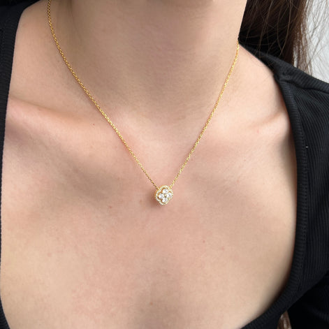 قلادة من الفضة الإسترلينية عيار 925 – مطلية بالذهب عيار 18 قيراطًا مع قلادة برسيم لامعة