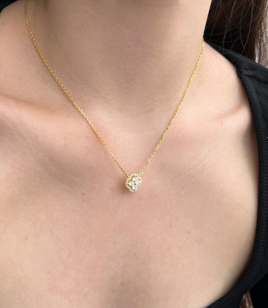 925 Sterling Silver Necklace – 18K Gold Plated with Sparkling Clover Pendant