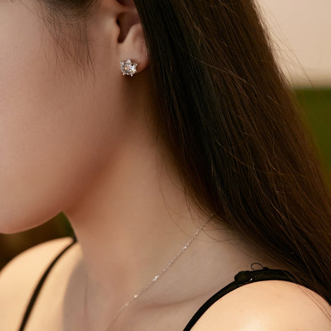 أقراط متدلية على شكل زهرة من كريستال الزركونيا المتلألئ من الفضة عيار 925