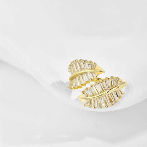 خاتم من أوراق الزركونيا الفاخرة، مطلي بالذهب عيار 18 قيراطًا وقابل للتعديل